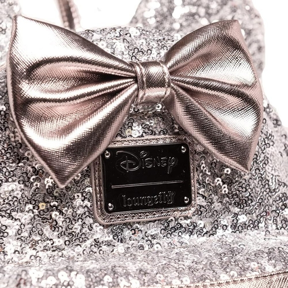 Loungefly Disney Silver Sequin Minnie Backpack NWT - Picture 5 of 7